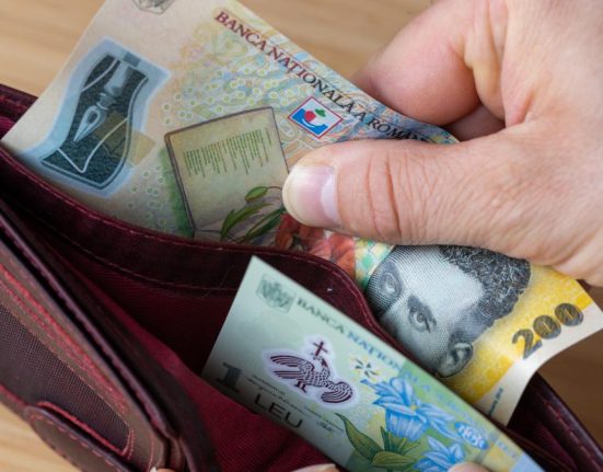 Ce se intampla cu pensiile si salariile de la 1 ianuarie