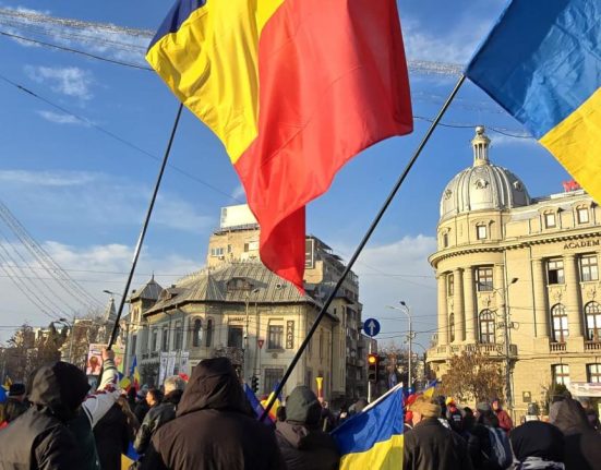 AUR promite proteste saptamanale AUR va inlocui Guvernul