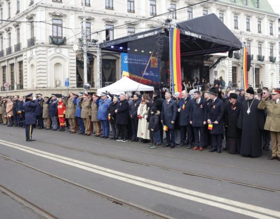 Alexandru Muraru Extremistii au huiduit Biserica la Iasi