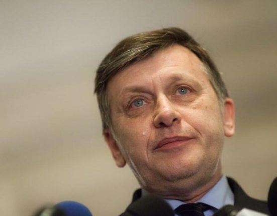Crin Antonescu CCR sa explice de ce au anulat alegerile