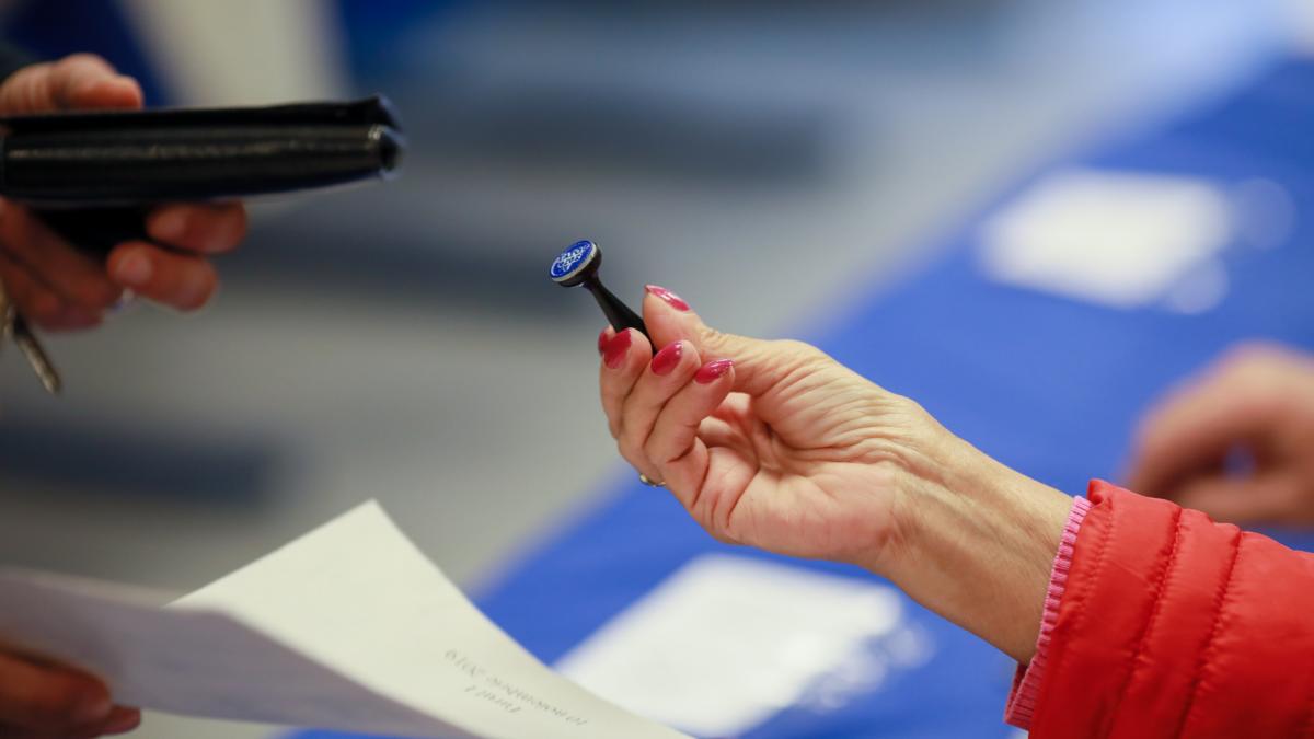 Cum ar vota romanii daca duminica ar fi alegeri