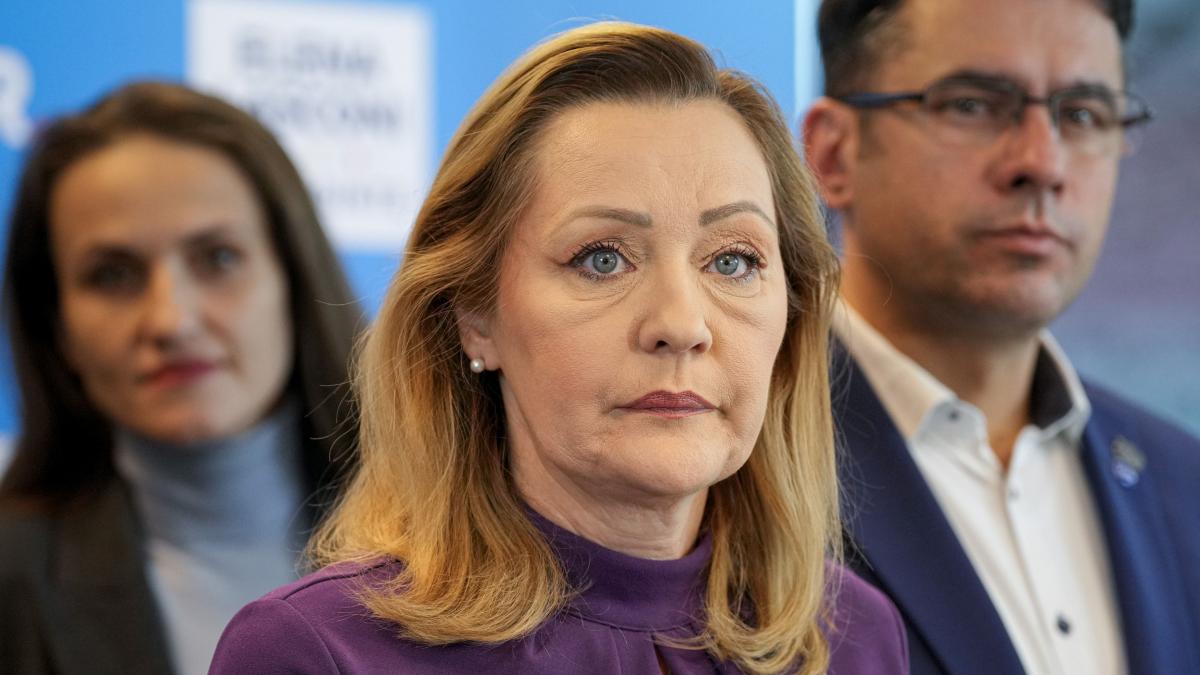 Lasconi Este regretabil ca unii romani care au protestat in strada au bruscat jurnalisti Essenta democratiei porneste de la o presa libera