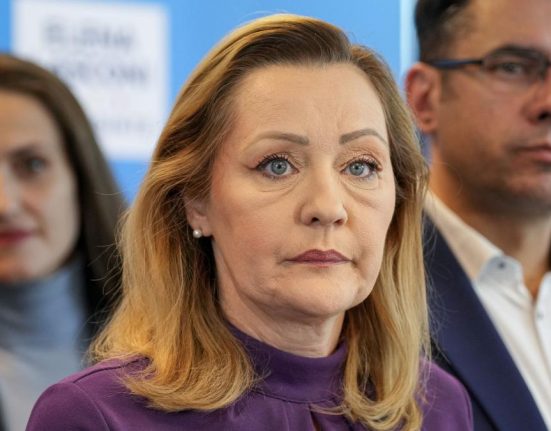Lasconi il acuza pe Ciolacu de ipocrizie dupa adoptarea Ordonantei trenulet Nu taie nimic de la speciali ci doar de la popor