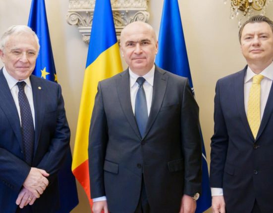 Bolojan l a primit pe Isarescu la Cotroceni Riscuri si incertitudini macroeconomice