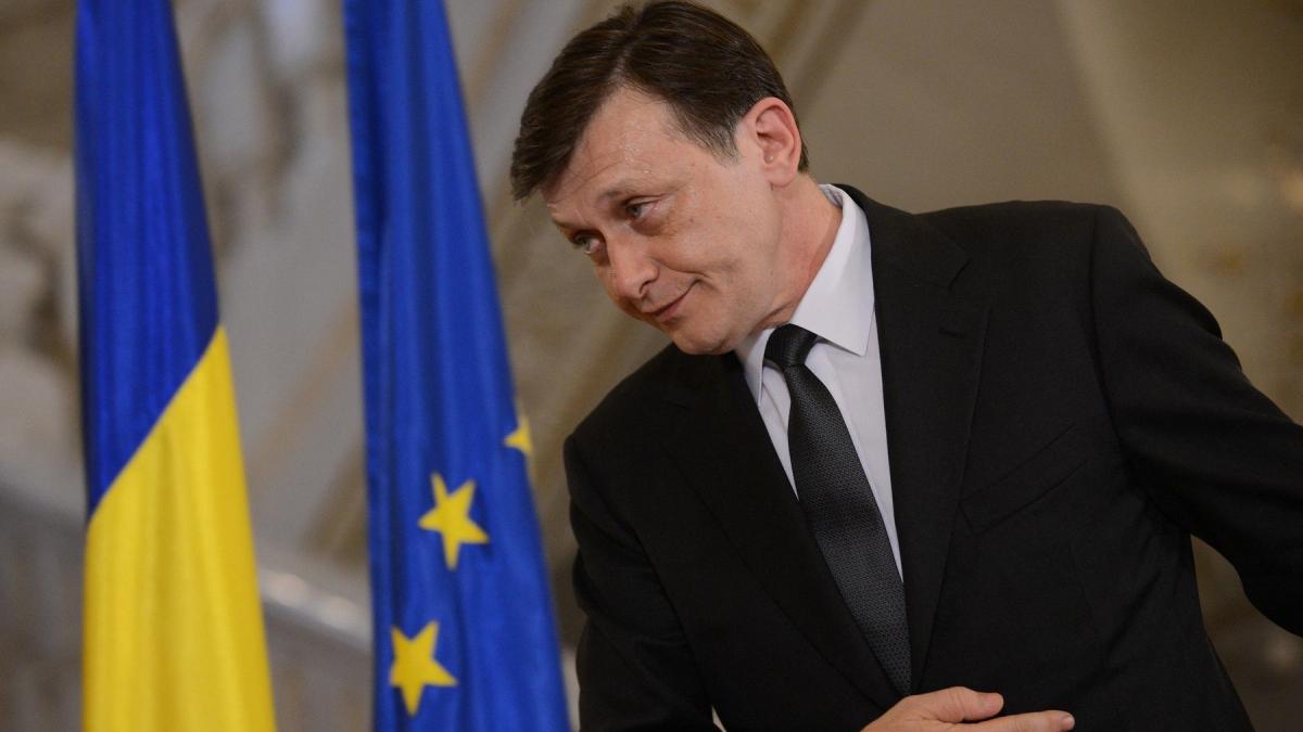 Crin Antonescu strange semnaturi pentru prezidentiale si lanseaza siteul