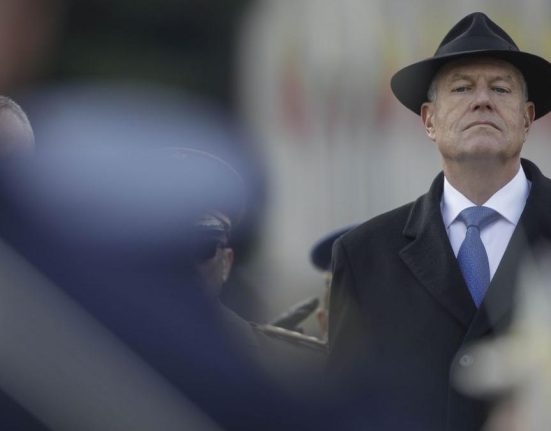 Dupa demisie Klaus Iohannis pierde imunitatea si Vila Lac