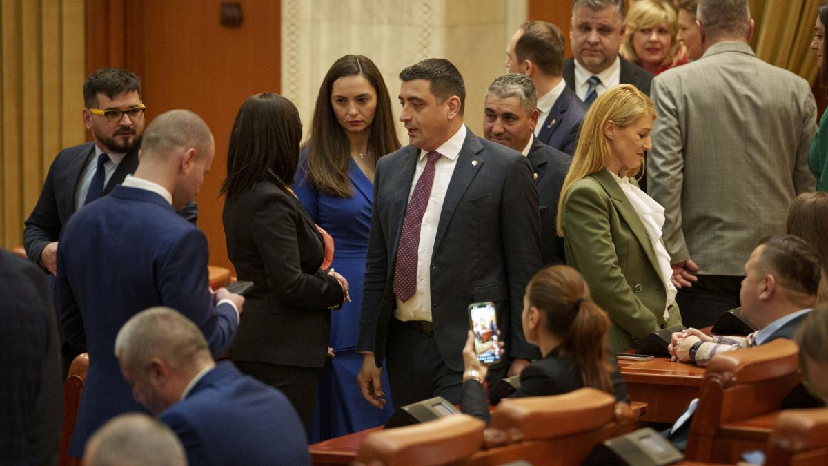 George Simion face scandal in Parlament Cele mai potrivite de eliminat din sectorul public sunt amantele voastre