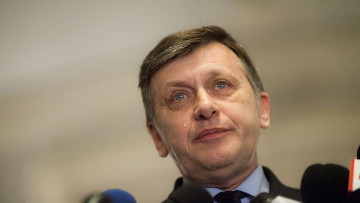 Reactia lui Crin Antonescu dupa demisia lui Iohannis Preferabil suspendarii