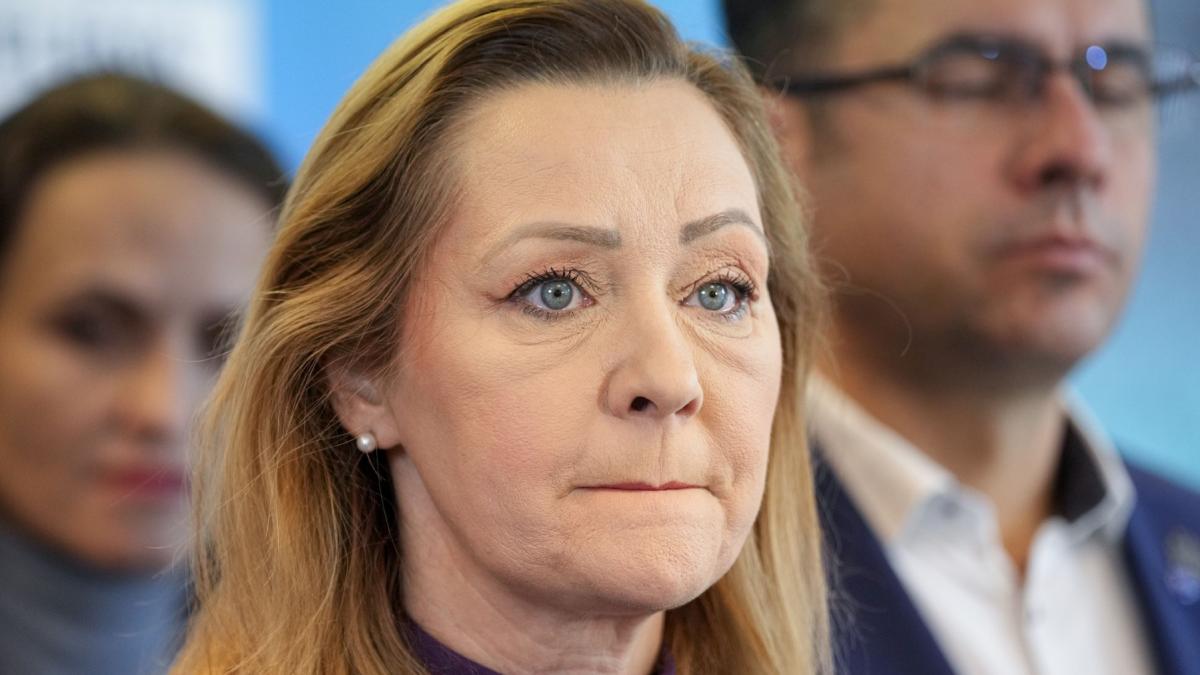 Scandal mare in USR Elena Lasconi il compara pe Nicusor Dan cu Calin Georgeescu i se cere demisia