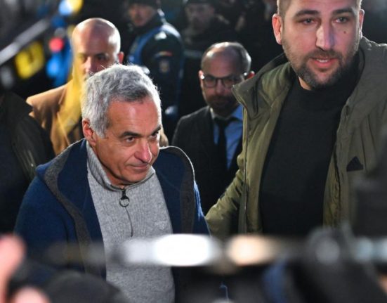 Calin Georgescu a contestat controlul judiciar Politistii nu l au gasit acasa