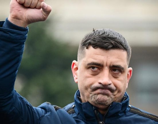 Calin Georgescu strica petrecerea lui Simion de ziua lui