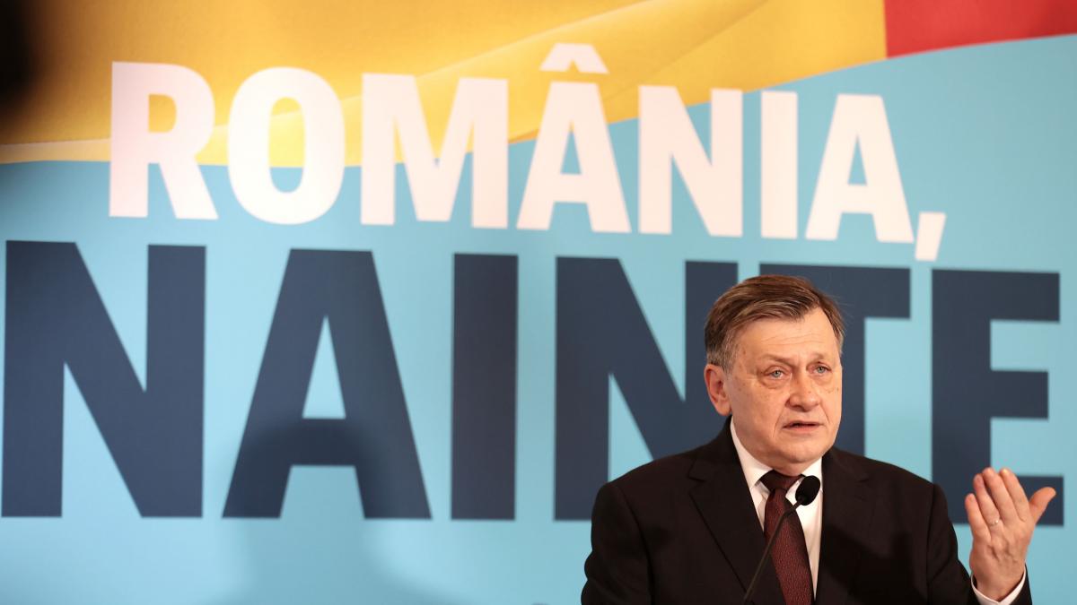 Candidatura lui Crin Antonescu la prezidentiale 2025 validata