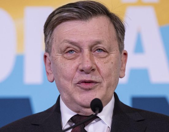 Candidatura lui Crin Antonescu validata Mesaj pe Facebook si Instagram Campania mea va fi despre voi