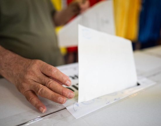 Cati romani din diaspora s au inscris pentru vot prin corespondenta