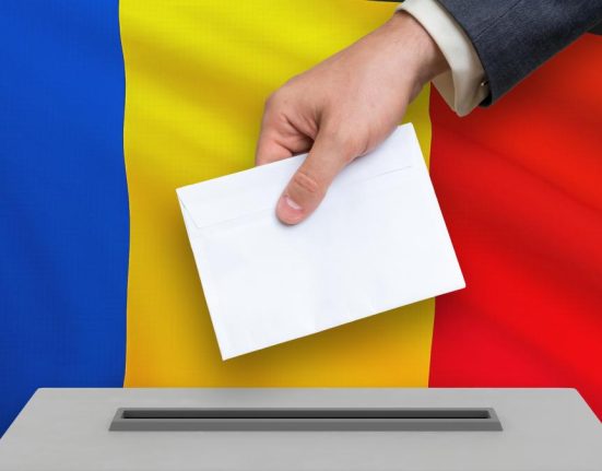 Cati romani voteaza prin corespondenta la prezidentiale