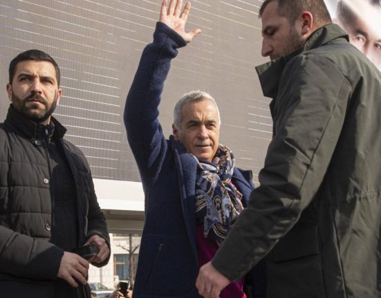 Ce a scris Calin Georgescu in anexa declaratiei de avere nesemnate Recunoaste masina primita de la Potra