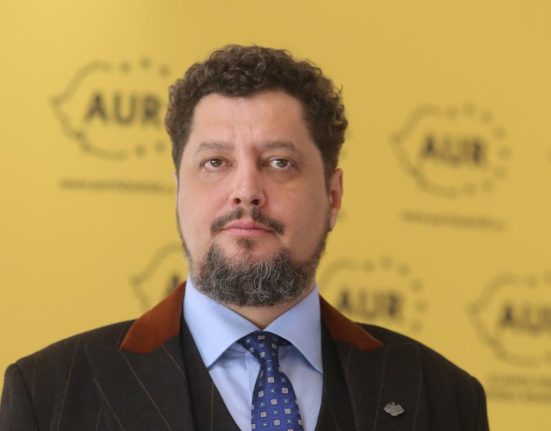 Claudiu Tarziu il critica pe Calin Georgescu pentru lipsa sprijinului declarat pentru Simion AUR a protestat pentru el