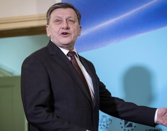 Crin Antonescu despre sustinatorii lui Ilie Bolojan Ma deranjeaza Au aparut brusc si organizat