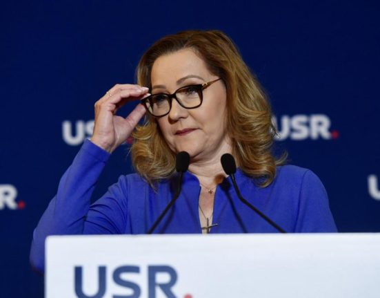 Elena Lasconi ar renunta la candidatura doar pentru Maia Sandu nu pentru Nicusor Dan