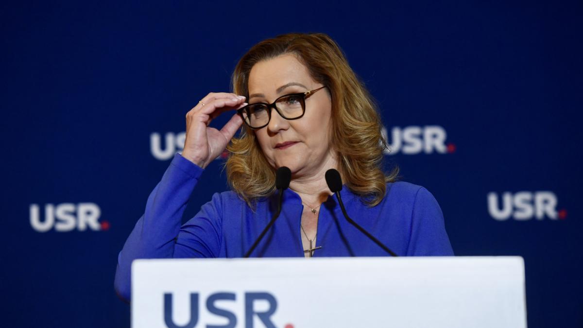 Elena Lasconi ar renunta la candidatura doar pentru Maia Sandu nu pentru Nicusor Dan