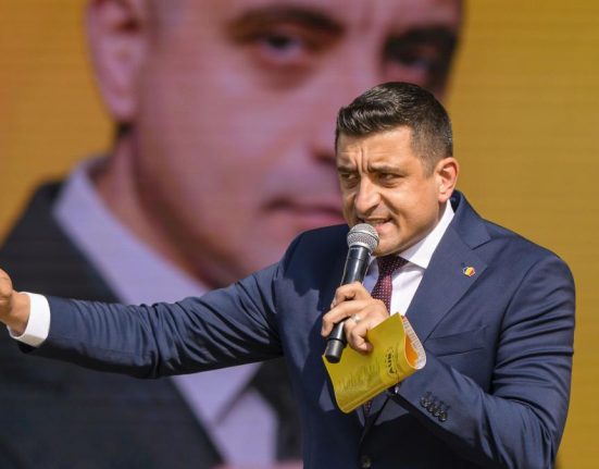 George Simion instiga la violente impotriva BEC Sa fie jupuiti public