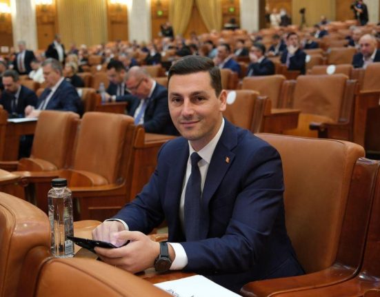 Ionel Bogdan ia scris lui Musk pe X despre credintele antiamericane si conspirationiste ale lui Calin Georgescu