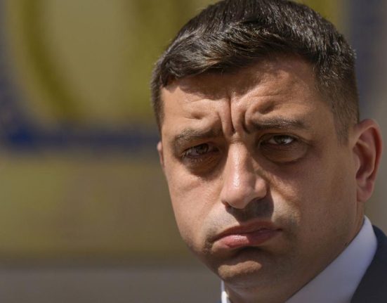 Listele de semnaturi pentru Simion verificate Dosar penal dupa plangerea lui Pricopie si denuntul unui voluntar AUR