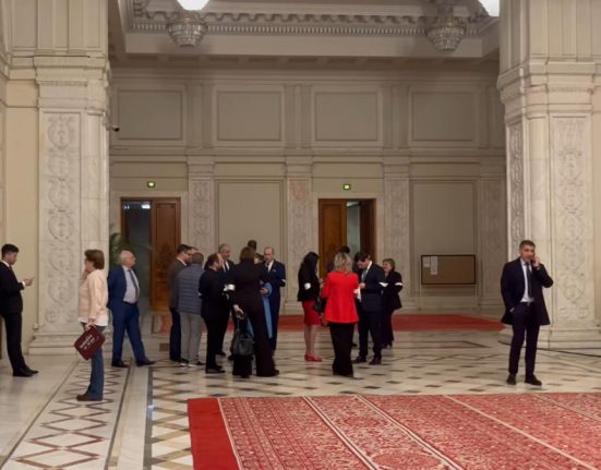 Masuri dupa greva AUR si POT parlamentarii chiulangii sanctionati cu 5