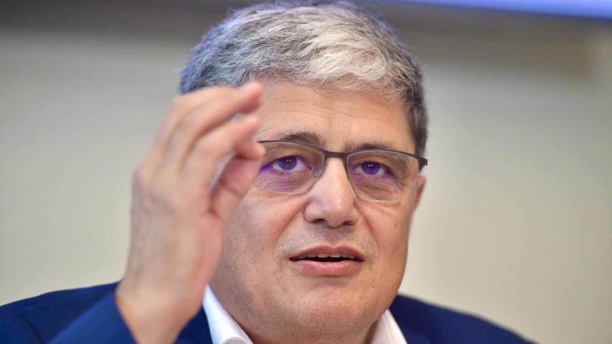 Ministrul Marcel Bolos invitat la Comisia pentru Afaceri Europene pentru explicatii privind PNRR