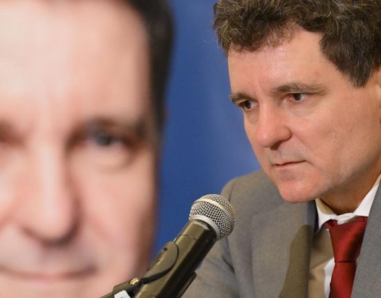 Nicusor Dan candideaza independent la prezidentiale 2025 CV avere familie