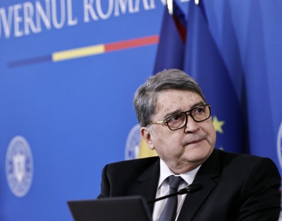 Surse Emil Hurezeanu ar putea fi schimbat PNL cauta inlocuitor pentru Ministerul de Externe