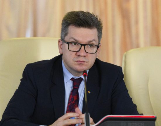 AUR refuza schimbarea lui Mihail Neamtu de la conducerea Comisiei de cultura Mosteanu PSD si PNL il apara