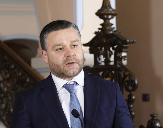 Ciprian Ciucu il acuza pe Nicusor Dan ca blocheaza proiectele Capitalei Semnatura finala e a lui Si stam si asteptam