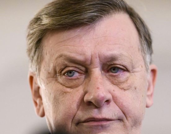 Crin Antonescu Intr un fel suntem toti suveranisti unii seriosi altii cu tumbe si sepcute rosii