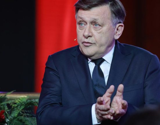 Crin Antonescu Klaus Iohannis a fost un presedinte slab nepregatit si daunator pentru Romania Nicusor Dan poate fi la fel