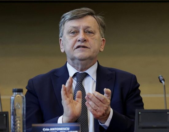 Crin Antonescu exclude aducerea USR la guvernare daca castiga alegerile Oamenii astia tot s ar certa