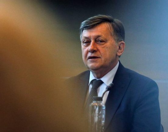 De ce Crin Antonescu il compara pe Ponta cu Radu cel Frumos Turcii doreau unul mai instruit si docil