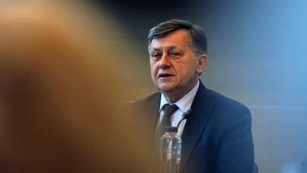 De ce Crin Antonescu il compara pe Ponta cu Radu cel Frumos Turcii doreau unul mai instruit si docil