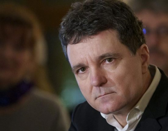 Din ce a trait Nicusor Dan inainte de politica Salariul din Franta si Academia Despre Matei Paun Nu mi a dat bani