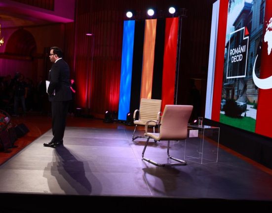 Editie speciala la Antena 3 CNN ora 2000 Crin Antonescu si Elena Lasconi la Un presedinte in fata natiunii