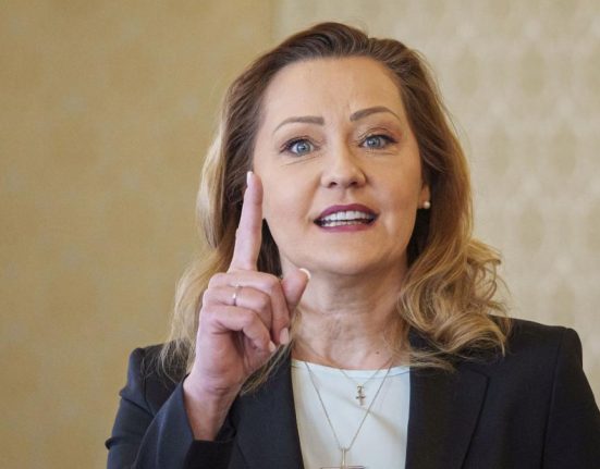 Elena Lasconi mesaj pentru criticii sai din USR De ce sa mi fac eu alt partid Sa plece ei sa si faca altul cu Nicusor
