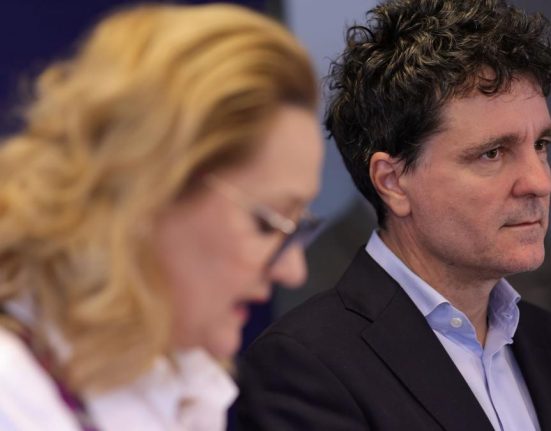 Elena Lasconi sustine ca Nicusor Dan i a cerut sa se retraga pentru Nicolae Ciuca la alegerile din 2024 Declaratiile primarului general