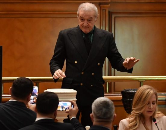 George Becali si a anuntat demisia din AUR