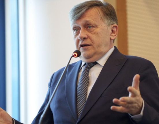 Marturia prietenului protejat de Crin Antonescu de Securitate