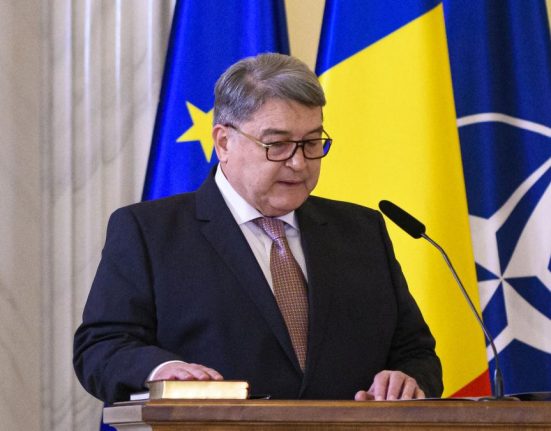 Motiunea AUR impotriva lui Emil Hurezeanu va fi dezbatuta pe 6 mai si votata a doua zi
