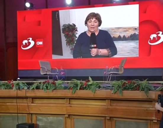 Soacra lui Nicusor Dan isi doreste sa i ia fiica de nevasta cu acte Cred ca se va intampla
