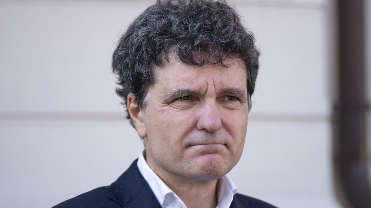 BEC a respins plangerea lui Nicusor Dan impotriva lui Lasconi Multumim BEC pentru consecventa Pozele false vor circula mai departe