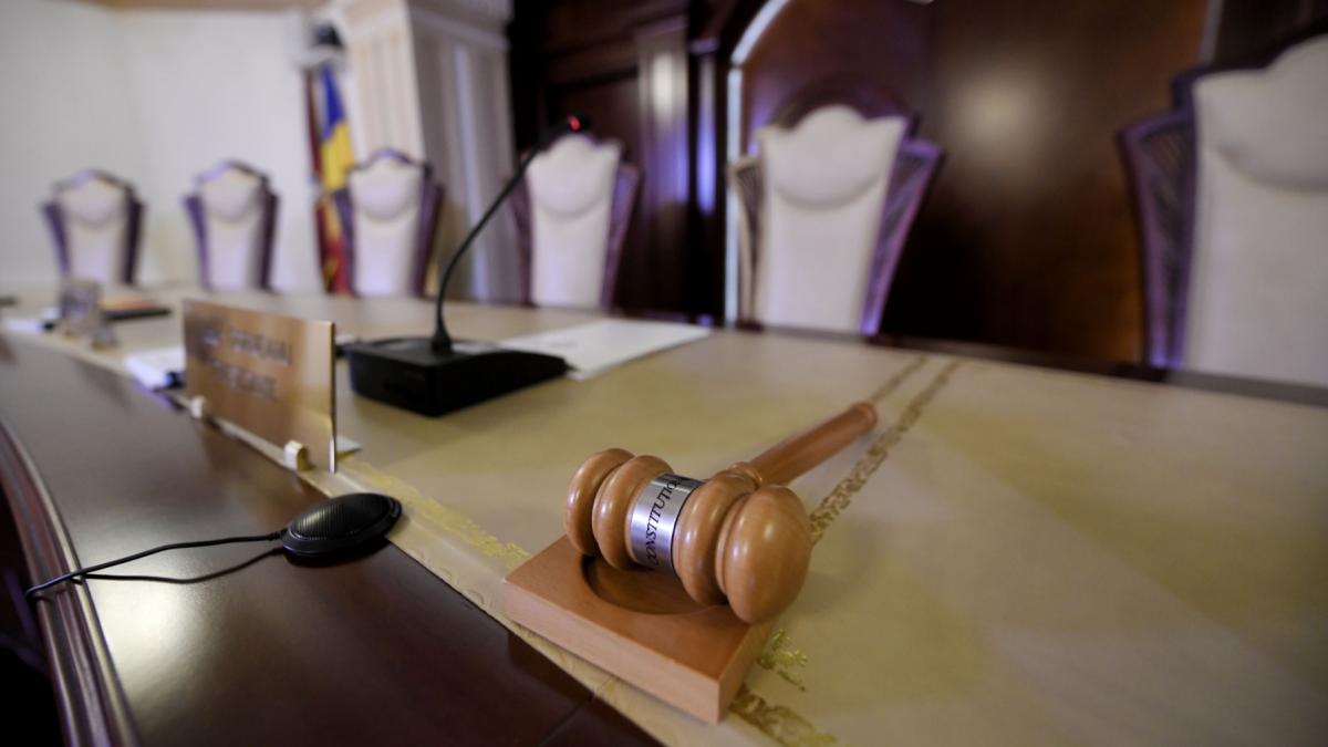 CCR examineaza astazi cererea unui candidat prezidential de anulare a primului tur