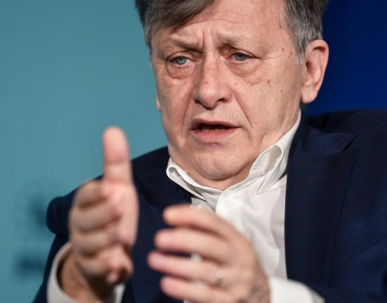 Crin Antonescu Intalnirea lui Nicusor Dan cu Florian Coldea e irelevanta pentru Romania Votul de duminica conteaza