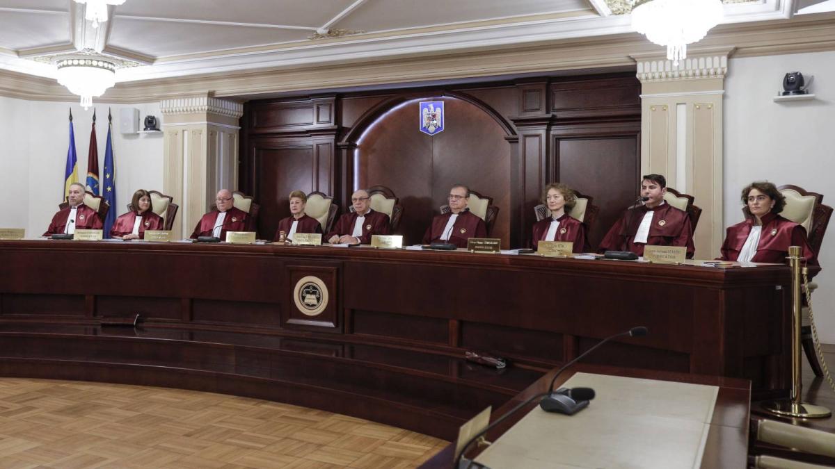 DOCUMENT De ce un candidat la prezidentiale cere Curtii Constitutionale anularea primului tur